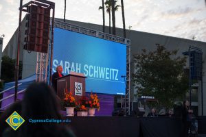 Holocaust survivor Sarah Schweitz speaking at the 2016 Yom HaShoah event.