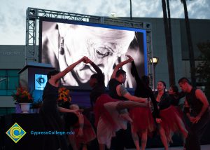 Dancers at the Yom HaShoah event.