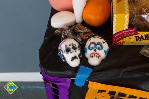 Dia de Los Muertos table