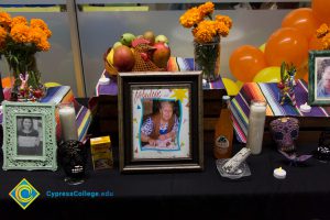 Ofrenda table display.