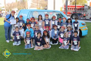 A group of kindergartners at the KinderCaminata.