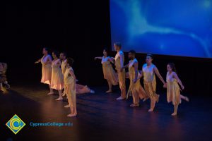 Dancers performing on stage at the 2018 Yom HaShoah event.