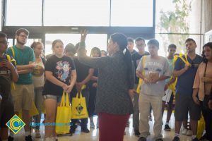 Students with their swag bags at New Student Welcome.