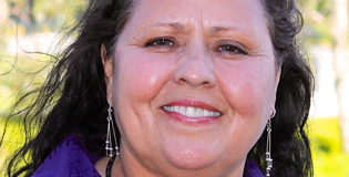 Educator Rosas is Recipient of 2014 Outstanding Alumna Award