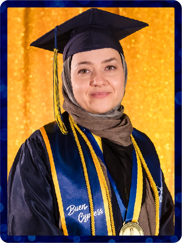 Portrait of Natalia Mindru in commencement regalia