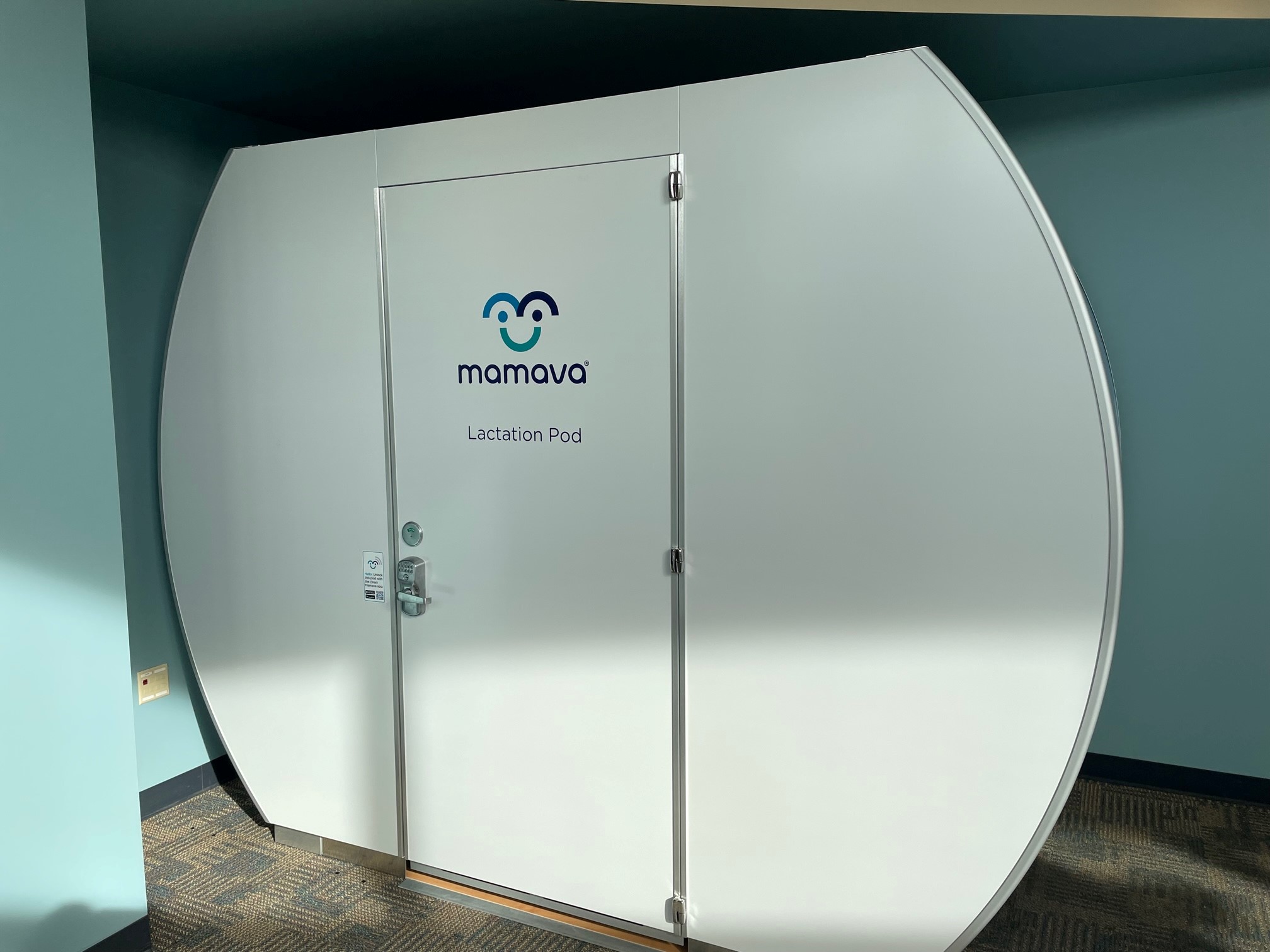 Mamava pod in the Student Center